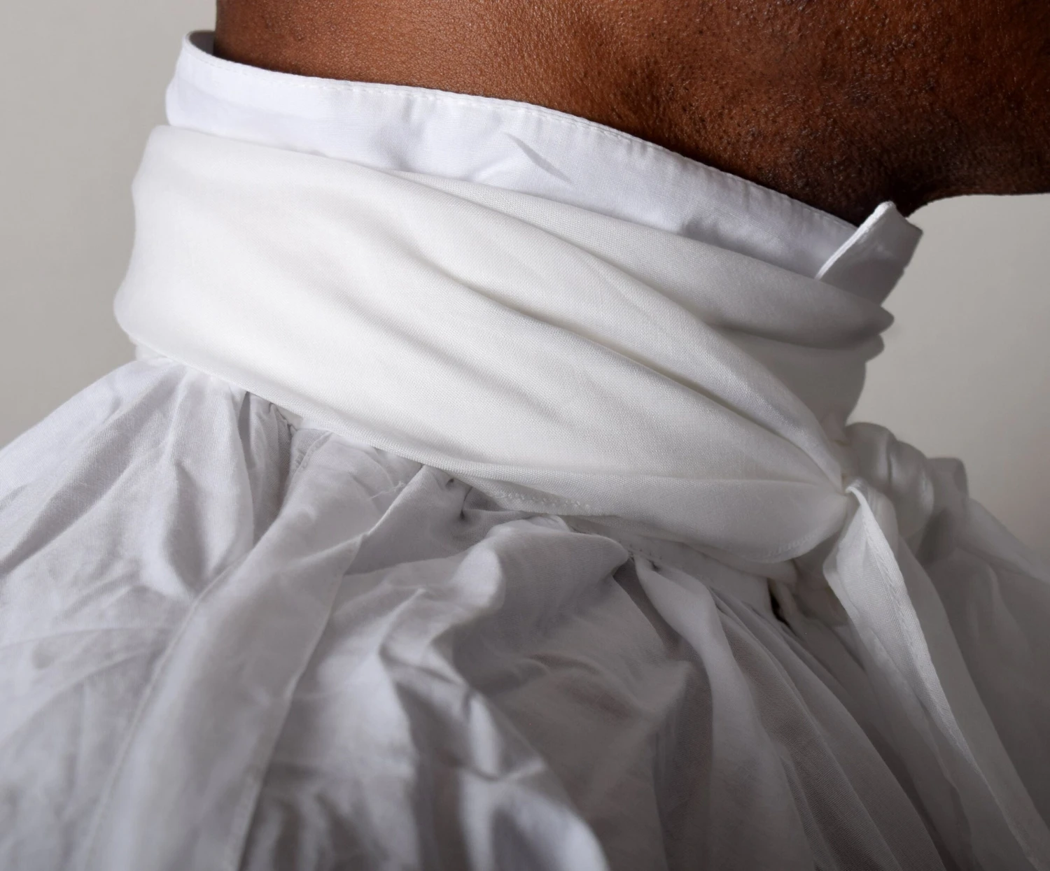 C18th Square Cotton Lawn Cravat (CR120) 2 C18th Square Cotton Lawn Cravat (CR120) - Image 2