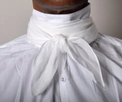 C18th Square Cotton Lawn Cravat (CR120)