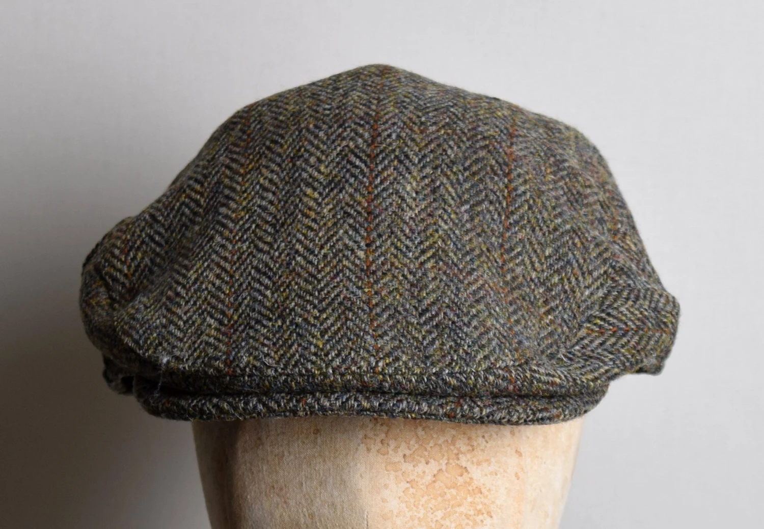 Harris Tweed Traditional Flat Cap (HA151) 3 Harris Tweed Traditional Flat Cap (HA151) - Image 3