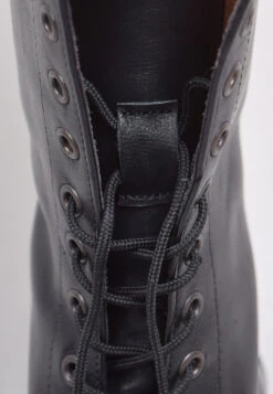 Victorian Side Zip Black Leather Boots (SP1910Z) -Urban Mode Shop black zipped