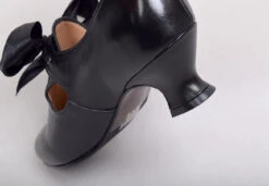 Eighteenth Century Ladies Tongue And Tie Leather Shoes Black (SP1800) -Urban Mode Shop bow7