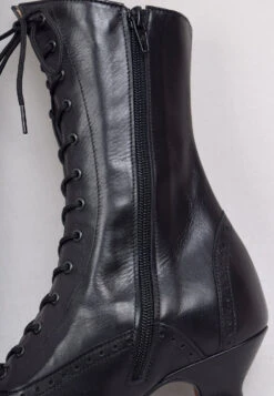 Victorian Side Zip Black Leather Boots (SP1910Z) -Urban Mode Shop zipped2